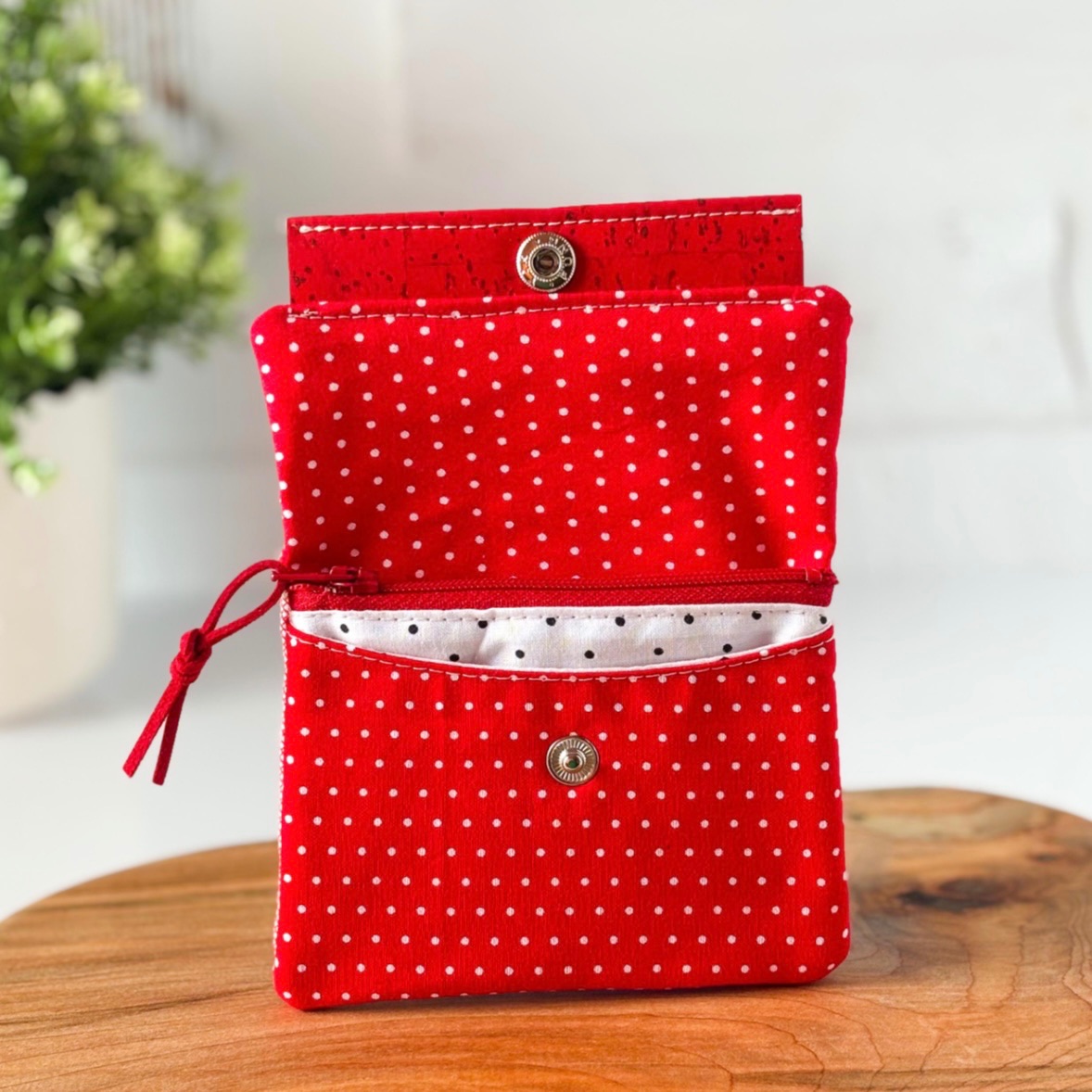 Small Women’s Fabric Wallet - Strawberry Print