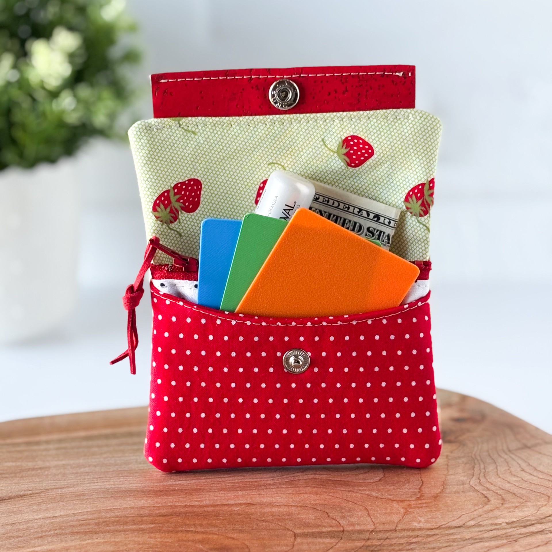 Women's Small Wallet / Strawberry Print