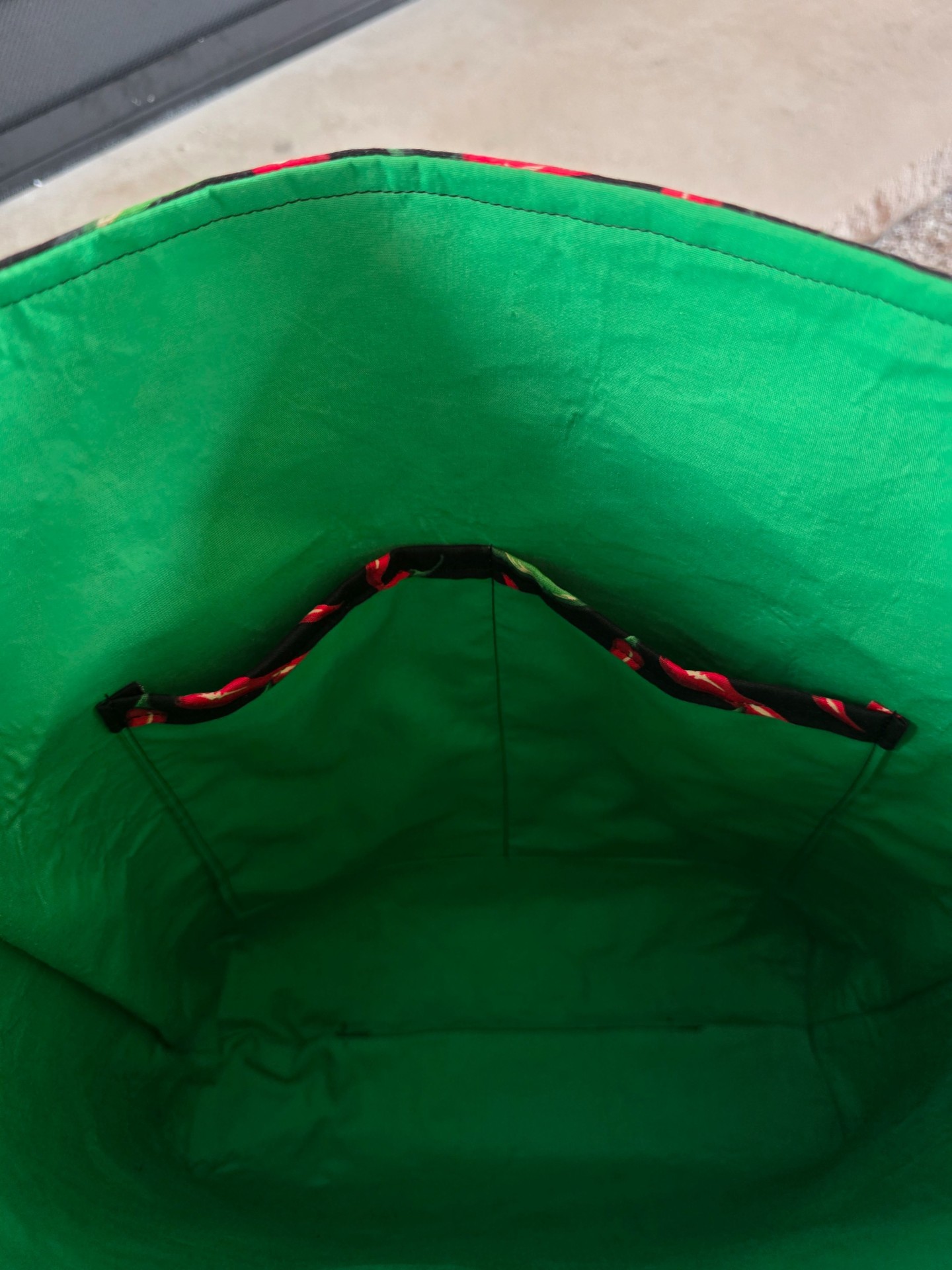 Tall tote peppers