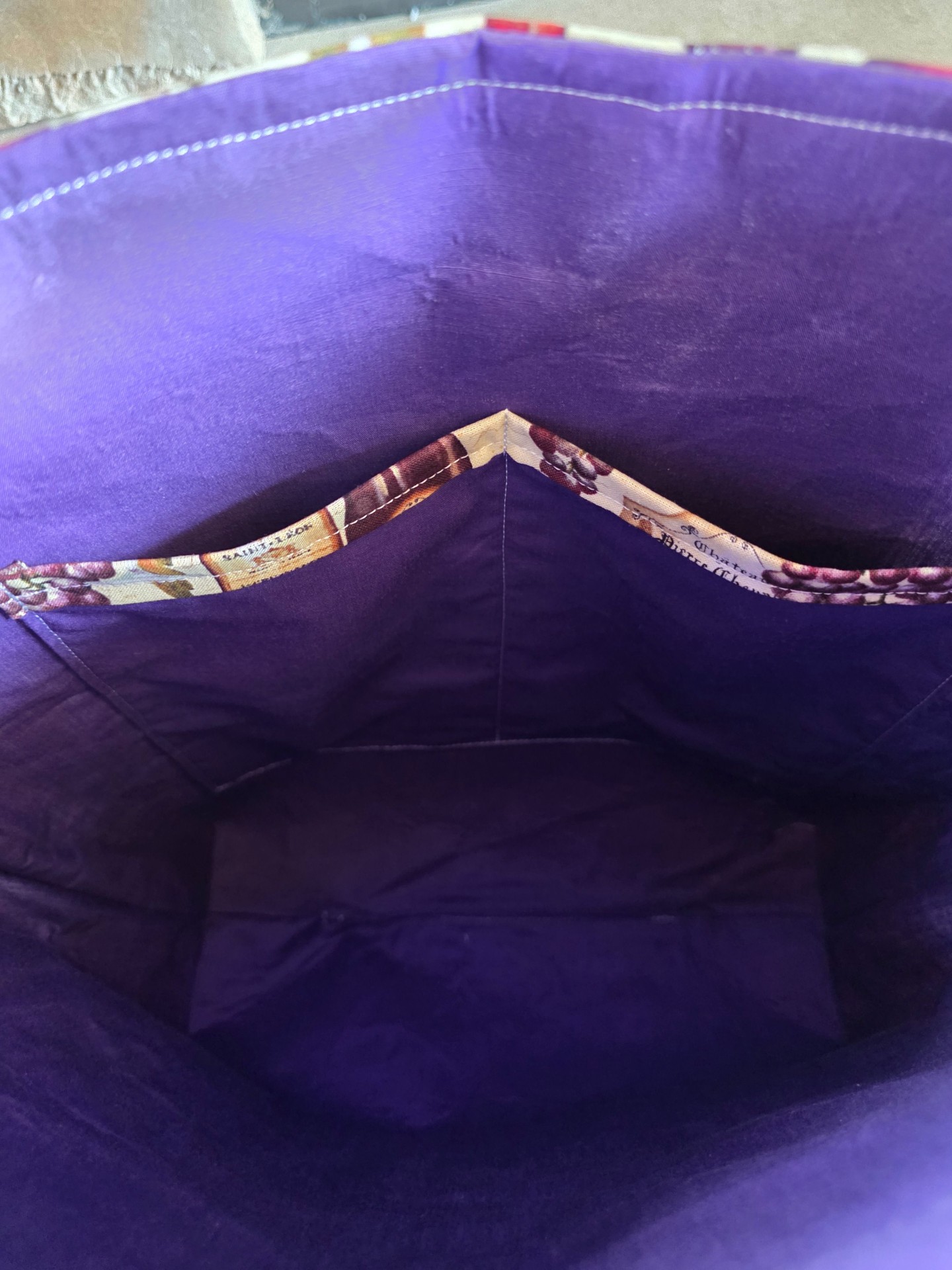 Tall tote wine