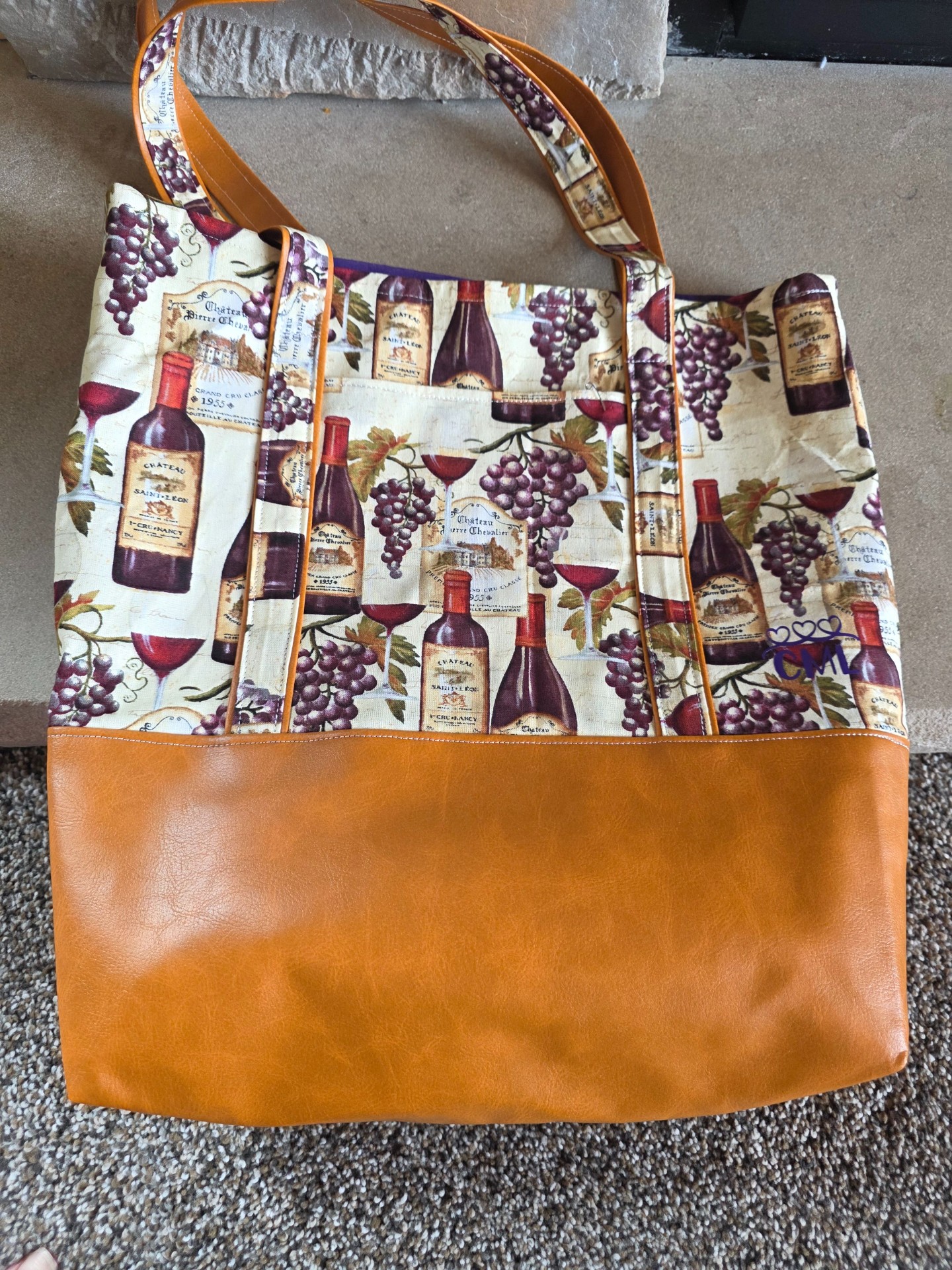 Tall tote wine