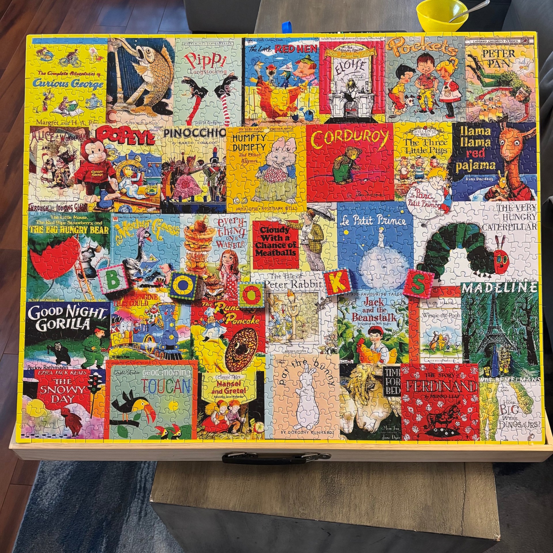 1000 Piece White Mountain Puzzle - Storytime